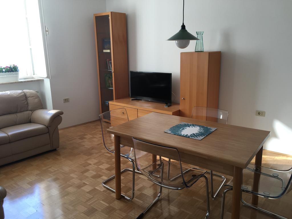 Allure Apartments Piran Bagian luar foto