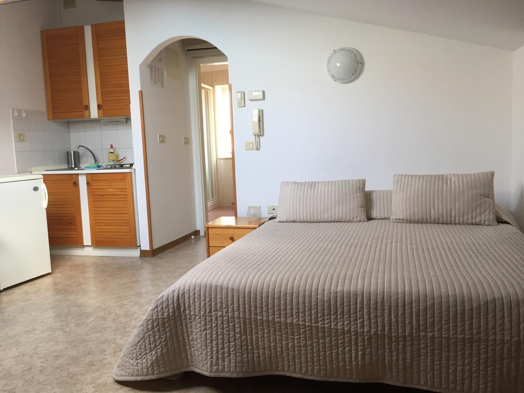 Allure Apartments Piran Bagian luar foto