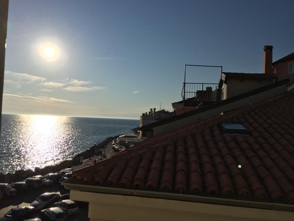 Allure Apartments Piran Bagian luar foto