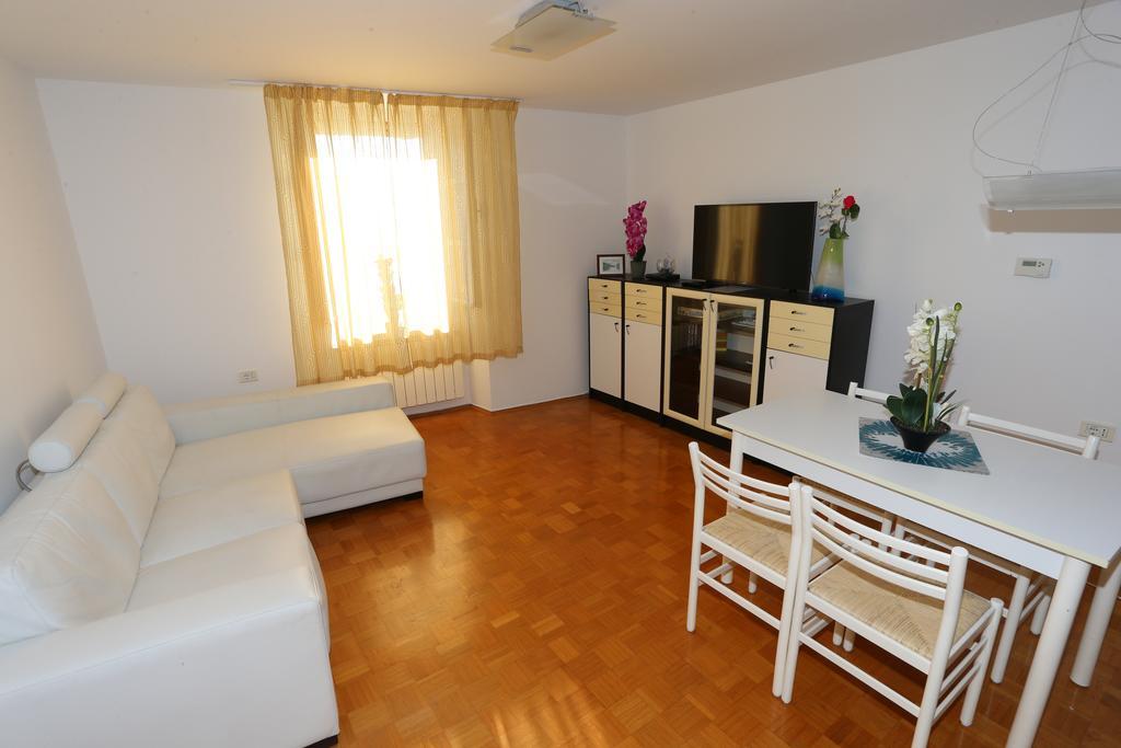 Allure Apartments Piran Bagian luar foto