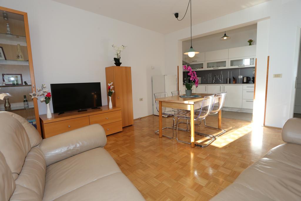 Allure Apartments Piran Bagian luar foto