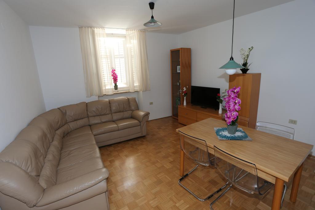 Allure Apartments Piran Bagian luar foto