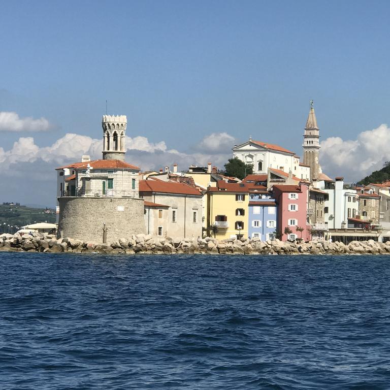 Allure Apartments Piran Bagian luar foto