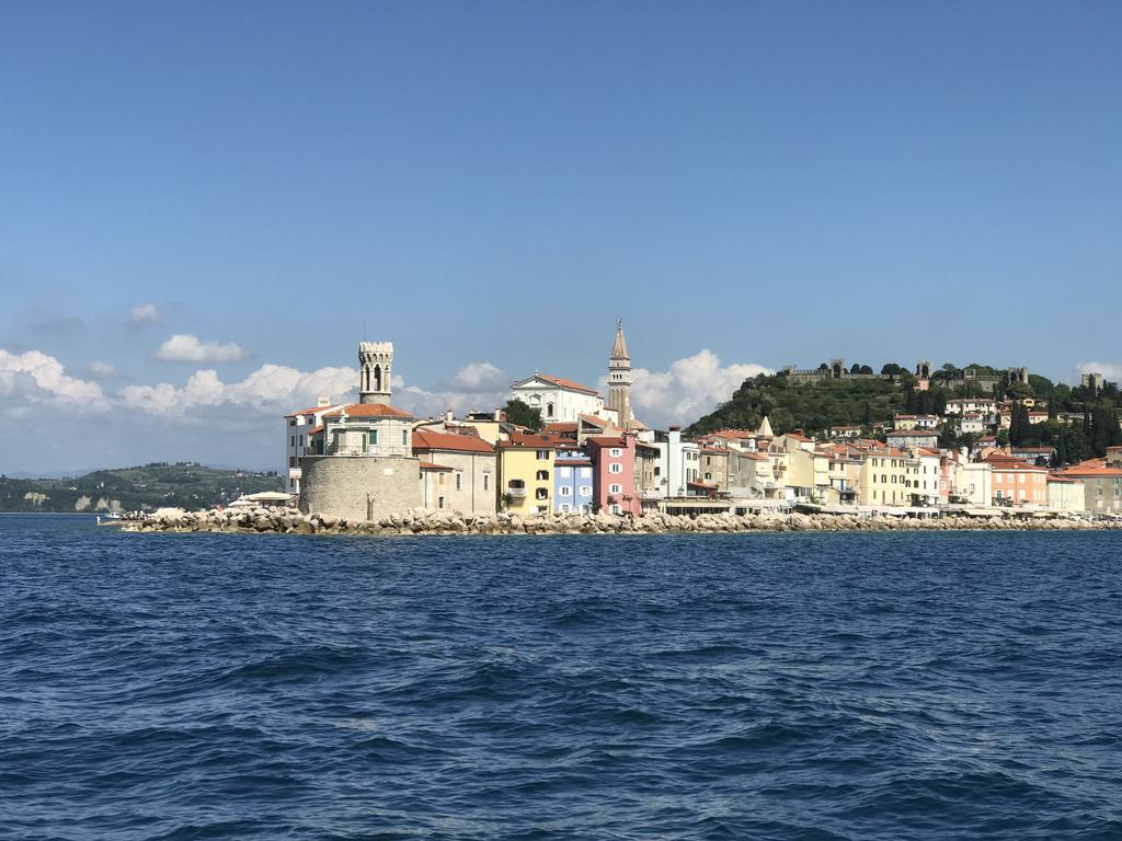Allure Apartments Piran Bagian luar foto