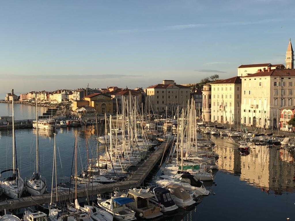 Allure Apartments Piran Bagian luar foto