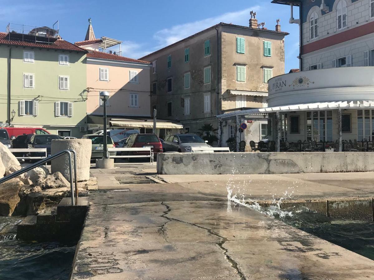 Allure Apartments Piran Bagian luar foto
