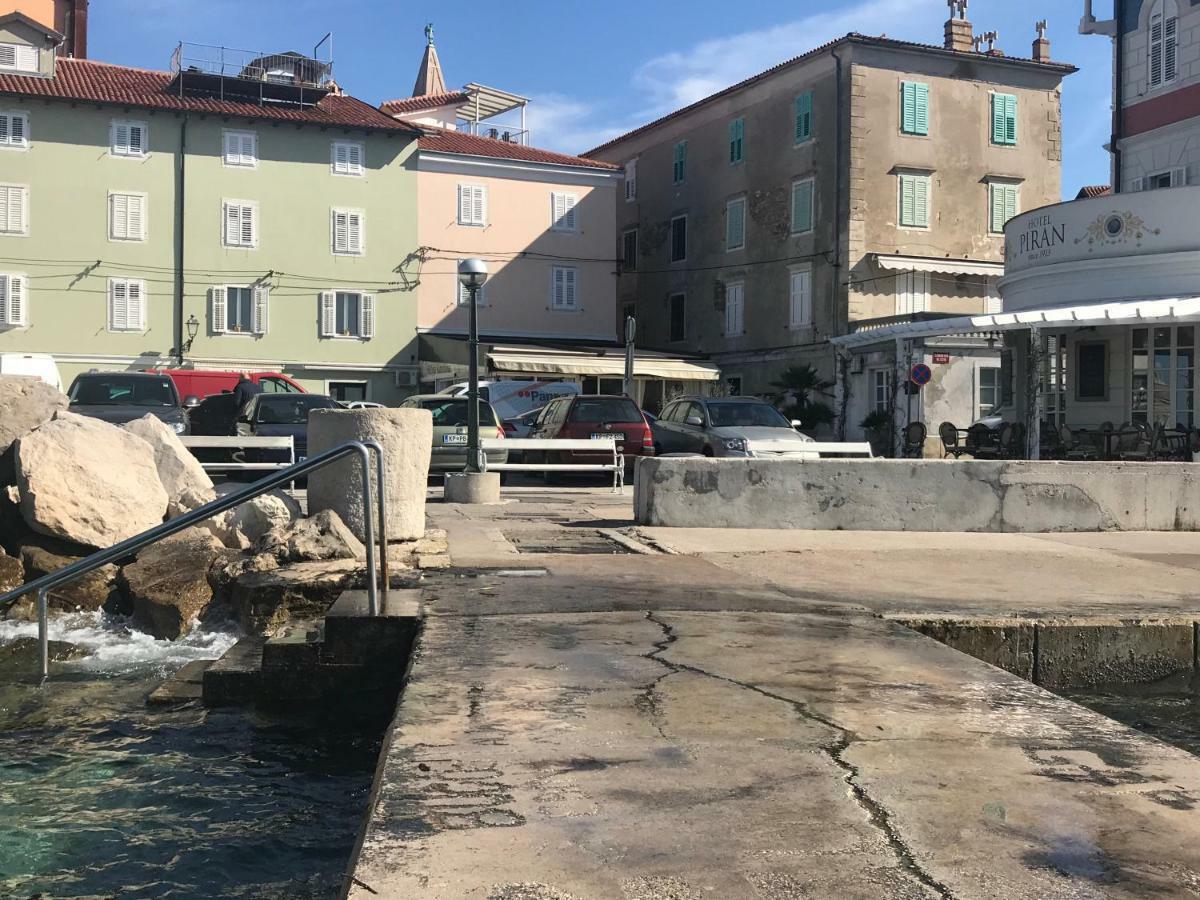 Allure Apartments Piran Bagian luar foto